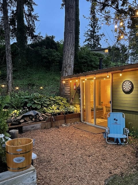 Birdsong : lakeside serenity retreat. image 2