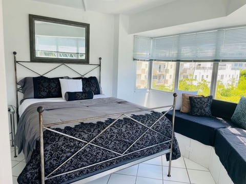 Sweet 1/1 with Parking and Amenities