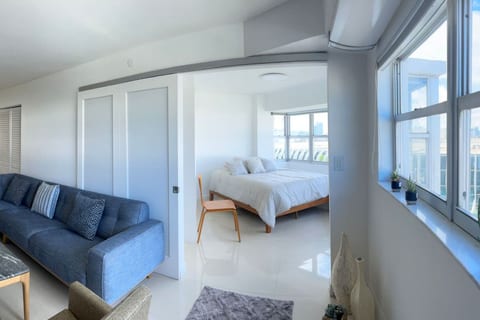 Peaceful SoBe 2/2, great amenities