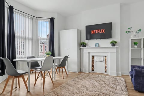 Westfield London – Spacious 4-Bedroom Stays for Big Groups