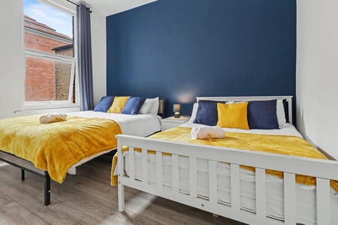 Shepherd’s Bush – Large Family & Group Residence