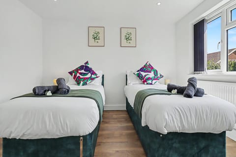 Heathrow Airport – Two-Bedroom Executive Apartment