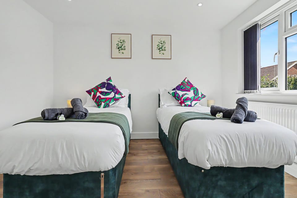 Heathrow Airport – Two-Bedroom Executive Apartment - Slough