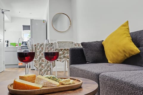 Heathrow Airport – Two-Bedroom Executive Apartment