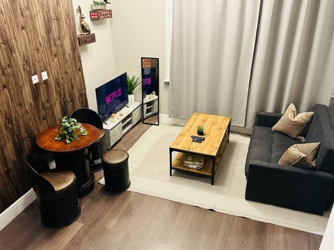 Victoria London Zone 1 BR Private Business