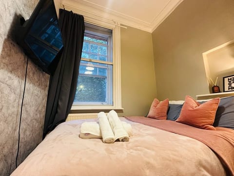Victoria London Zone 1 BR Private Business