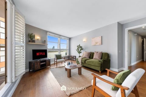 2BR 2B Canary Wharf | River & O2 Views