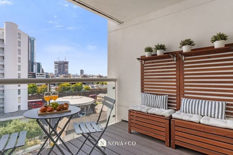 2BR 2B Canary Wharf | River & O2 Views
