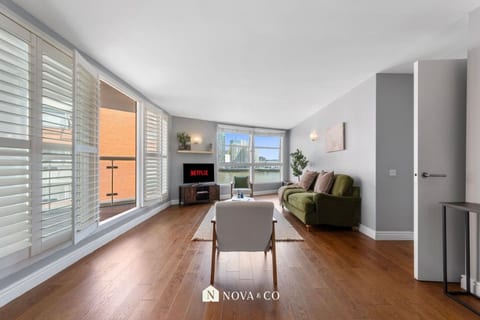 2BR 2B Canary Wharf | River & O2 Views