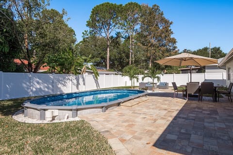 Pool home minutes from the beach. image 2