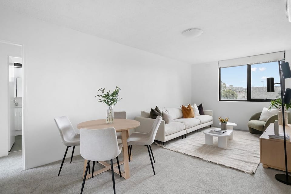 Brunswick 2-Bed Pad | Walk to Lygon & Trams image 1