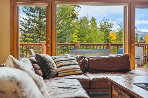 Bison Ridge Lodge