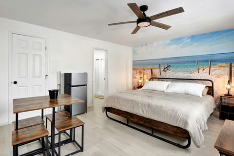 Cozy Studio Suite Near Beach w/ Kitchenette #11