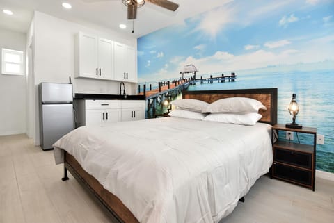 Cozy Studio Suite Near Beach w/ Kitchenette #5