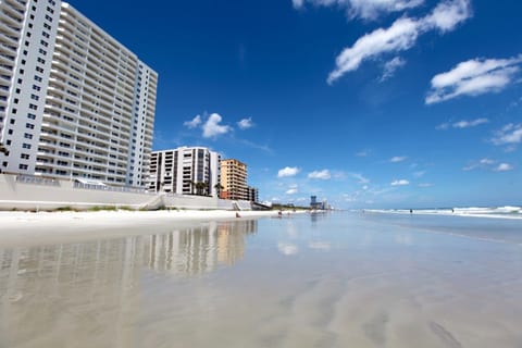 Cozy Studio Suite Near Beach w/ Kitchenette #5