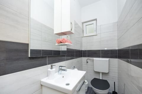 Apartment Family House Mislav - Unit 379033-13