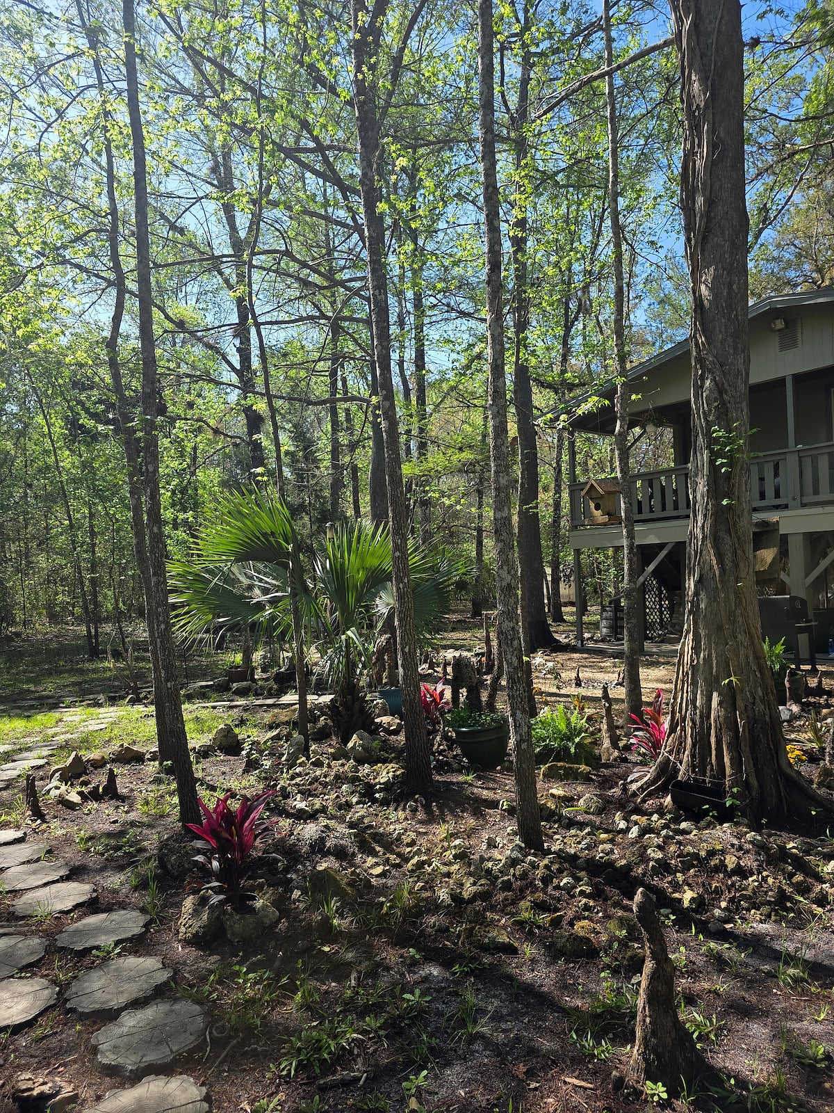 Riverfront Cabin | Hot Tub, Dock & Kayaks