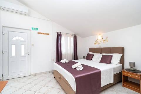 Apartments Miljenka - Unit 46907-61