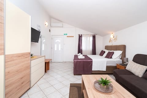 Apartments Miljenka - Unit 46907-61