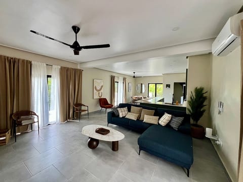 Luxury 3BR Modern Apt. Short Walk to the Beach!
