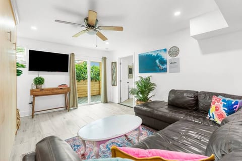 FREE NIGHT! Aloha! Hawaiian surf inspired retreat