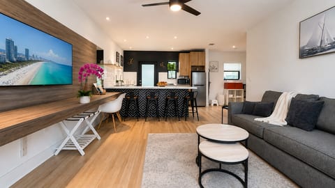 Living Room: Stylish decor, modern amenities, and a stunning view for ultimate relaxation!