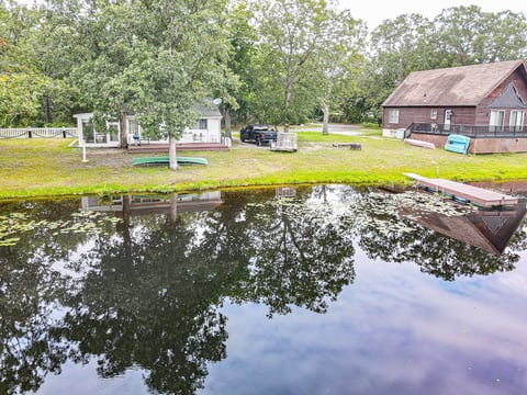 Lakefront Cottage -Canoe-Deck-FirePit-FreeCleaning