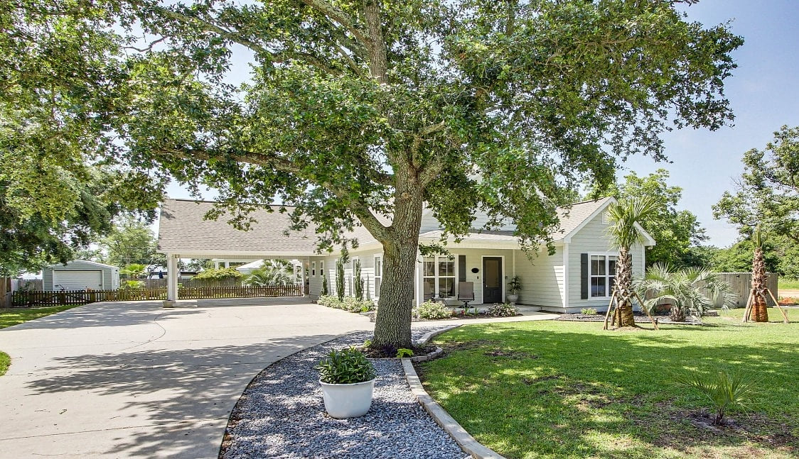Beach Home @ Heart of Long Beach - walk to Gulf