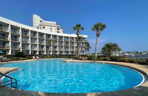 Stars & Sea•Overlooking Pool & Sound•Sleeps 4