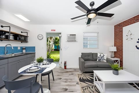Luna Beach House|Near Beach|Beautiful Yard