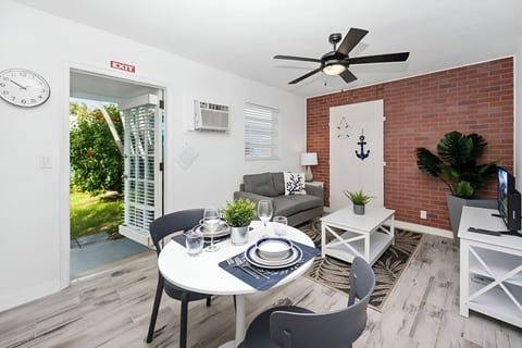 Luna Beach House|Near Beach|Beautiful Yard