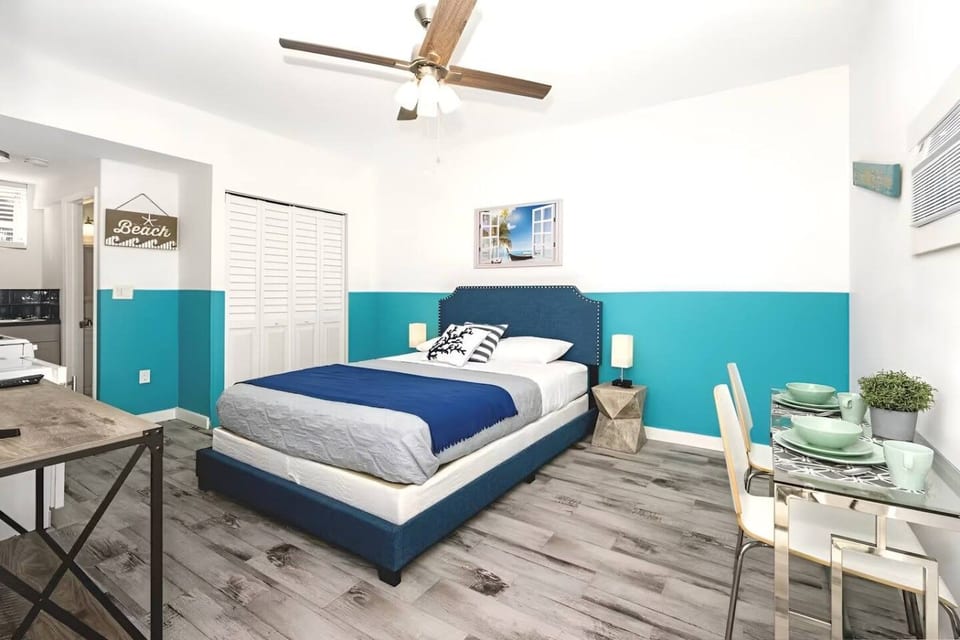 Blue Coral Studio | Beach Getaway for Two - Hollywood