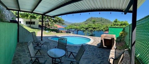 Casa Azul, in Lago de Coatepeque image 4