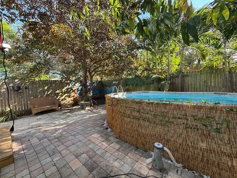 Modern Wynwood Estate | Sleeps [12] | Gated Houses