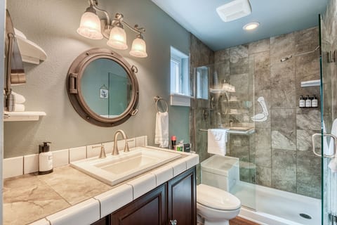 Master Ensuite Bath/Shower
