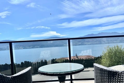 Sunnyside Oasis-Panoramic Lakeview,4BR,20x40 Pool