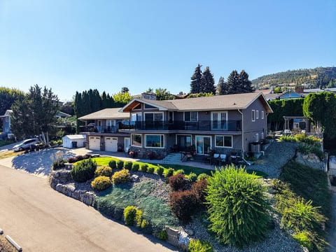 Sunnyside Oasis-Panoramic Lakeview,4BR,20x40 Pool