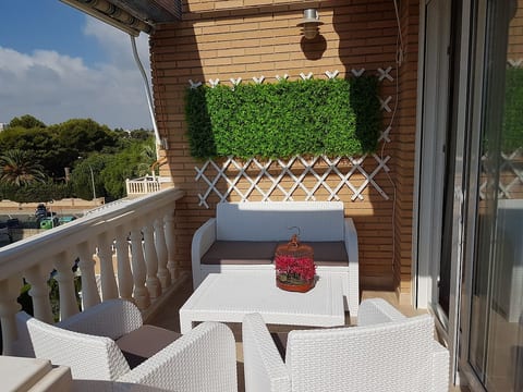Apartment in front of the beach in Alicante