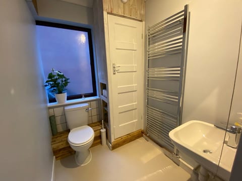 Guest bathroom
- Mar'24