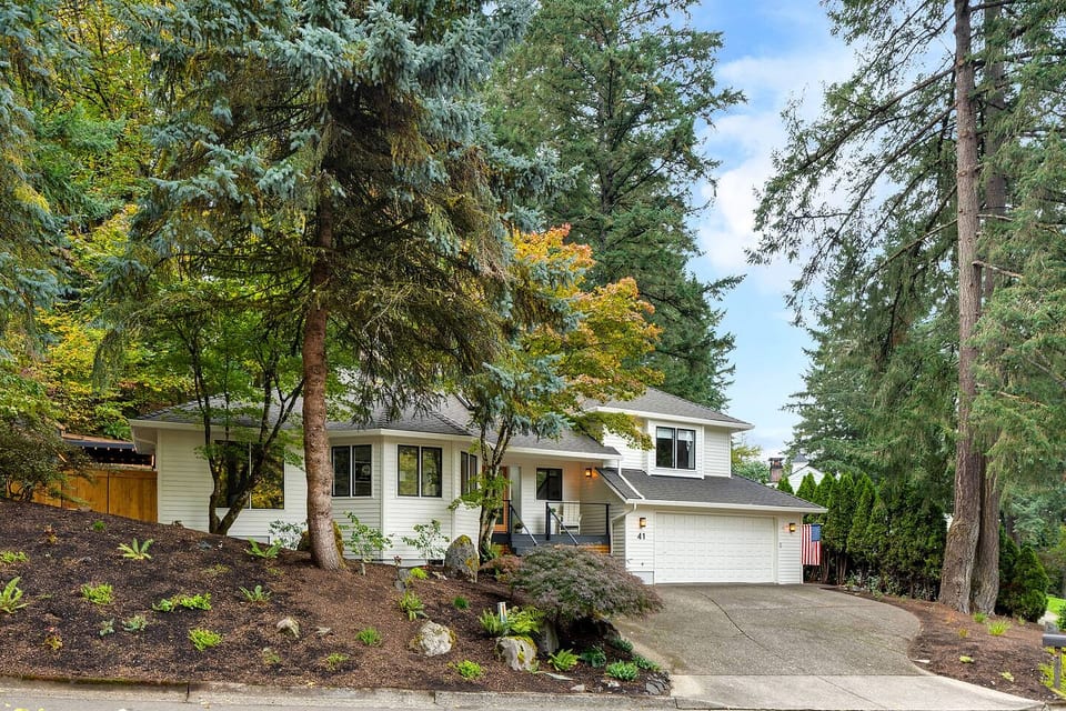 Charming Lake Oswego Retreat | Spacious & Serene - Lake Oswego