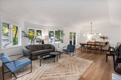 Charming Lake Oswego Retreat | Spacious & Serene