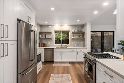 Charming Lake Oswego Retreat | Spacious & Serene