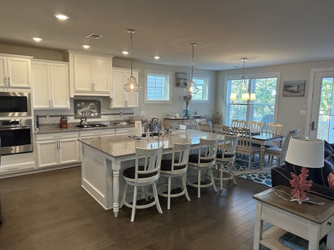 Great Family Vacation Home on bay! Close to beach! 10 Max persons per HOA