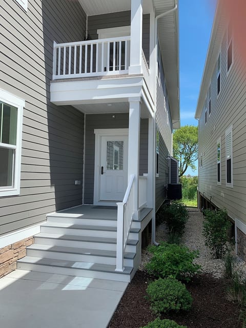 Great Family Vacation Home on bay! Close to beach! 10 Max persons per HOA
