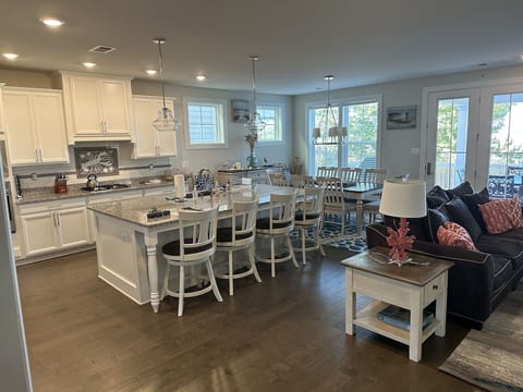 Great Family Vacation Home on bay! Close to beach! 10 Max persons per HOA