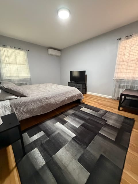 Spacious 2-Bedroom Apartment Minutes from UBS