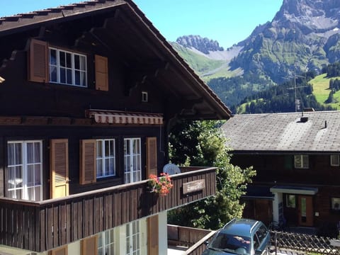 Sunnegruess Appartement/Fewo, Dusche, WC, 2 Schlafräume 3-Zimmerwohnung