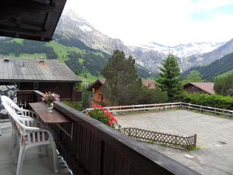 Sunnegruess Appartement/Fewo, Dusche, WC, 2 Schlafräume 3-Zimmerwohnung