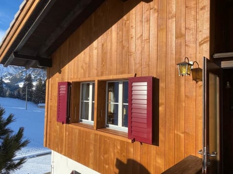 Buebebärg Ferienhaus, Dusche und Bad, WC, 2 Schlafräume 3.5-Zimmerwohnung