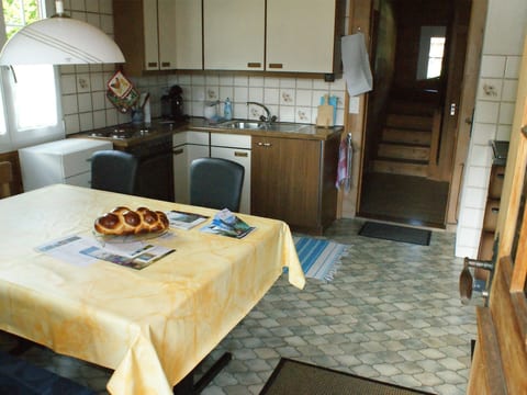 Chalet Reichen Appartement/Fewo, Dusche, WC, 3 Schlafräume 4.5 Zimmerwohnung